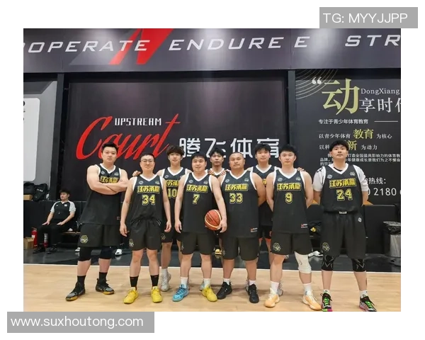 南京篮球队在邀请赛中的灵活性表现与战术创新分析